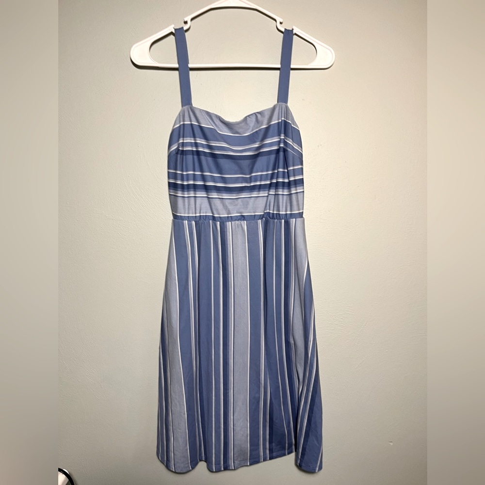 nine britton- Bambi Brushed Knit Dress M-blue and white stripe knee length dress